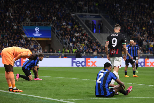 足球界日趋 足球界日趋